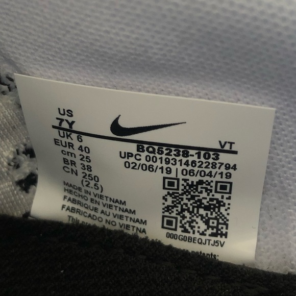 ✔️ New✔️ NIKE Air Vapormax Flyknit 3 GS ~ 7Y - Picture 7 of 8